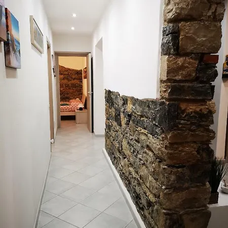 Apartment Revel Station To Cinque Terre