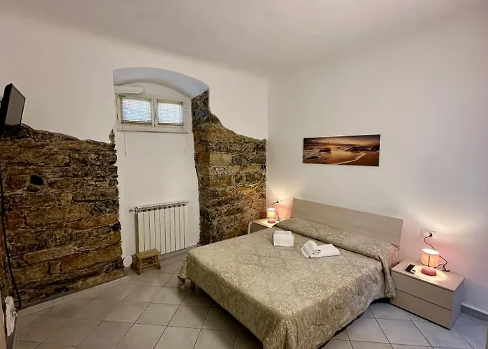 Апартаменты Revel Station To Cinque Terre Специя