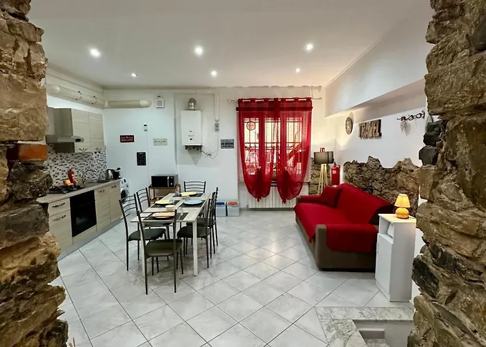 Апартаменты Revel Station To Cinque Terre Специя