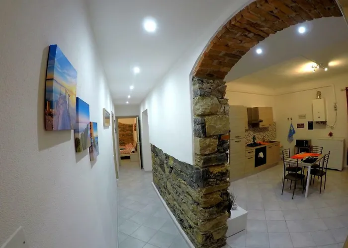 Revel Station To Cinque Terre Специя